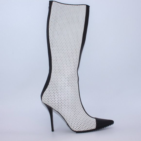 Michael Kors Abigail White/Black Leather Boot Size 40 One Boot Only Not A Pair - Picture 8 of 10